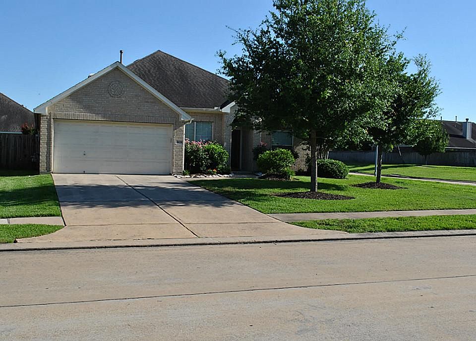 1st image of 18039 Broadbluff Ln