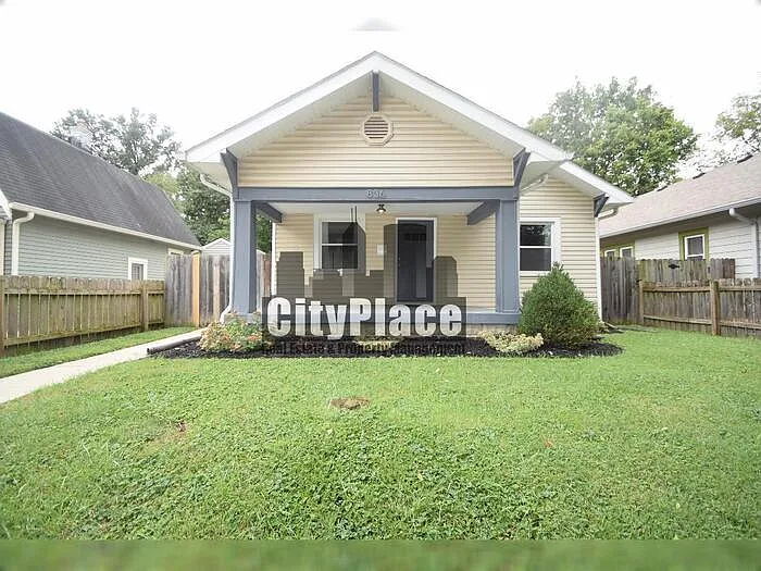 2 bed, 1.0 bath, 884 sqft, $1,475 — Photo 1