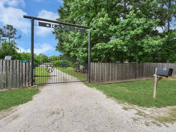 585 County Road 3796, Cleveland, TX 77328