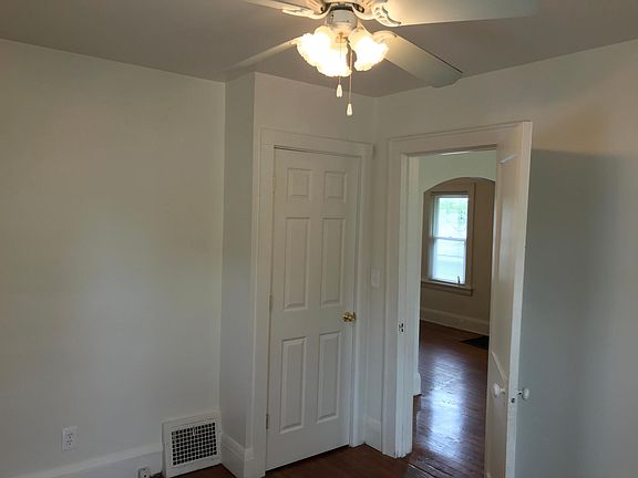 4th image of 1057 Shannon Ave