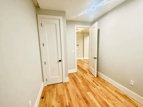 5th image of 245 Sullivan Pl #A2