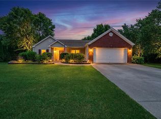 33 Glenabbey Dr, Cartersville, GA 30120