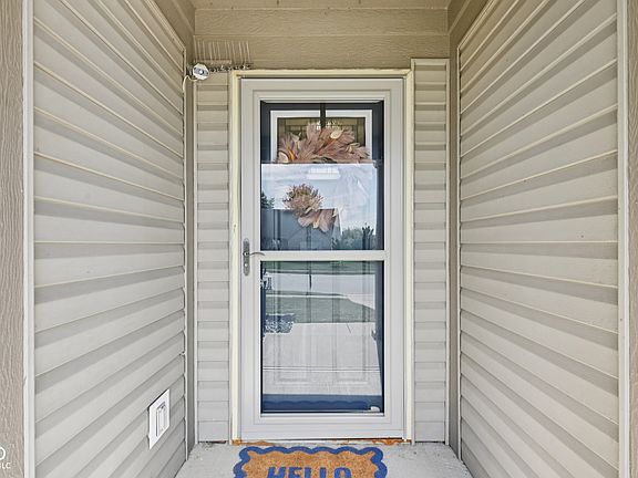 5th image of 216 Oakview Dr