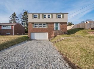 8 Falkirk Dr, Pittsburgh, PA