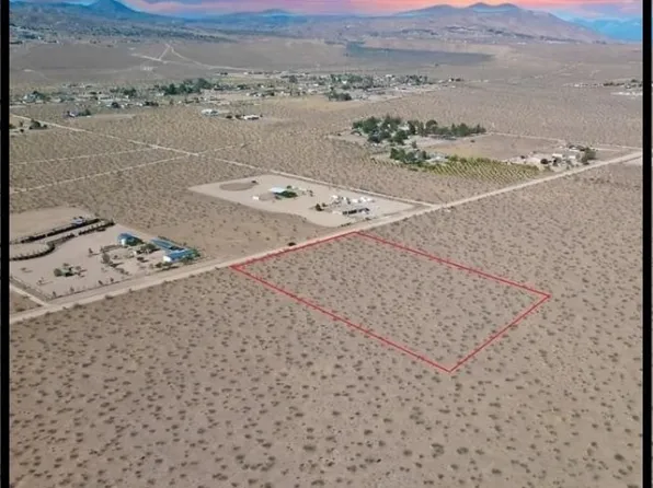 1 Wren St #51, Apple Valley, CA 92308
