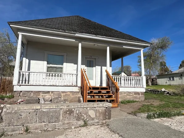 238 N Alvord Ave, Burns, OR 97720