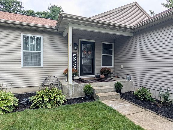 4th image of 3230 Sarah Cir