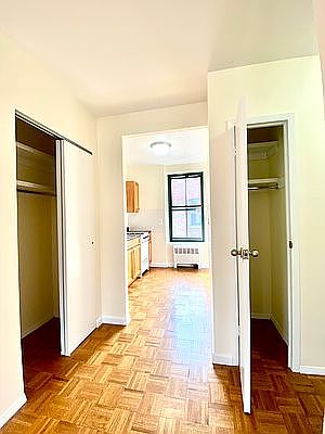 5th image of 528 E 79th St APT 6A