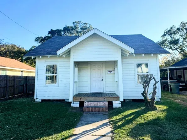 160 E Elgie St, Beaumont, TX 77705