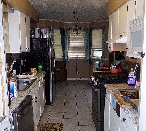 3rd image of 1915 Greenbriar Ave