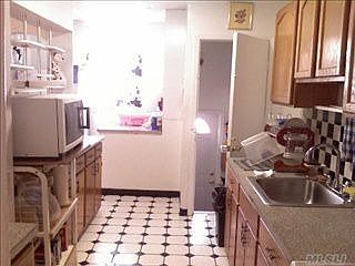 5th image of 9549 112th St
