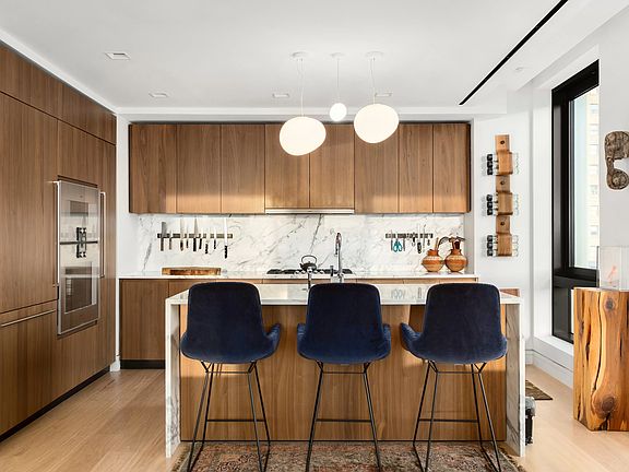 4th image of 242 Broome St #10C
