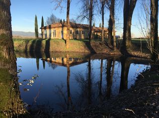 19490 NW Gillihan Rd #B, Portland, OR 97231