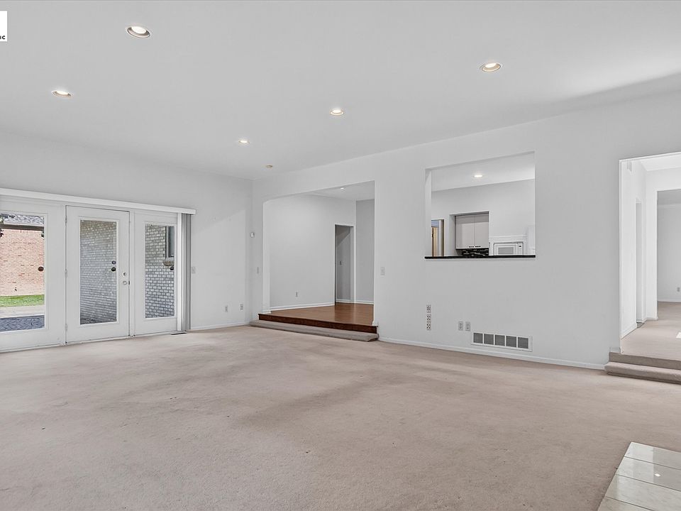 1431 Provincial Dr, photo 16