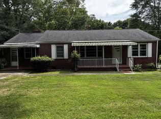 1233 Crenshaw St, Pendleton, SC 29670