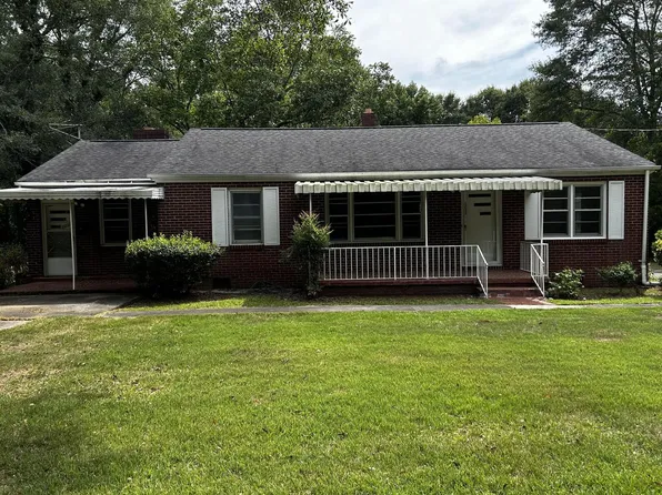 1233 Crenshaw St, Pendleton, SC 29670
