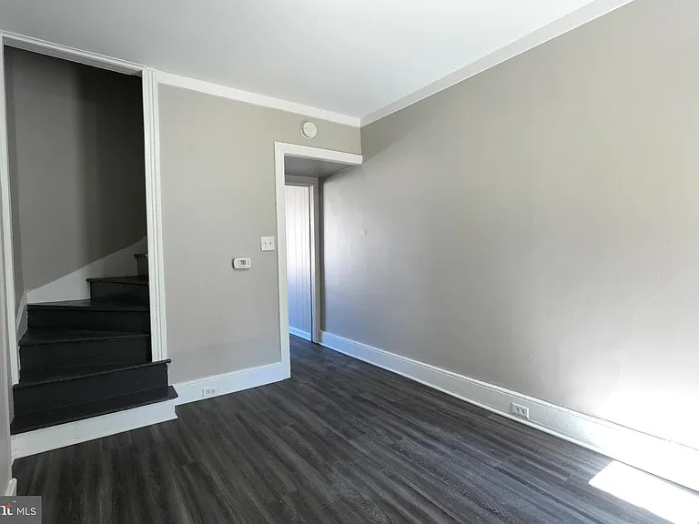 1614 Cotton St — Photo 5