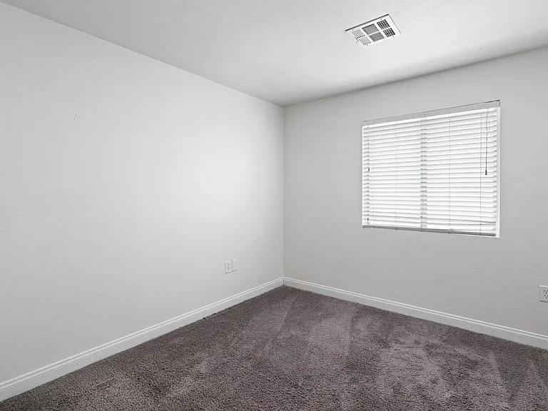 Thunderbird Apartments Room