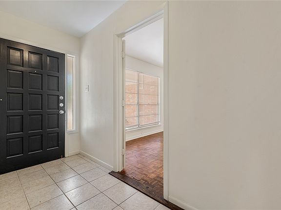 3rd image of 703 Lee Ave