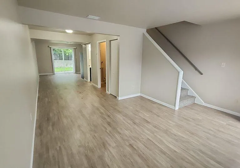 5809 Creekview Ct W — Photo 2
