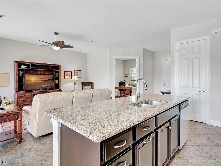 10879 Rutherford Rd — Photo 9