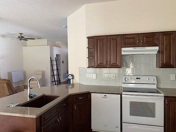 3rd image of 5006 SE Devenwood Way