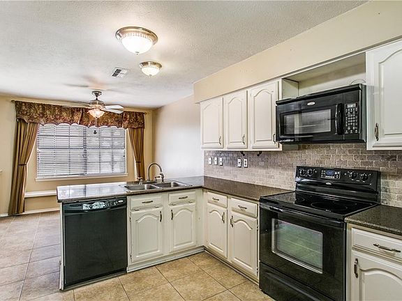 4th image of 1329 Kesser Dr