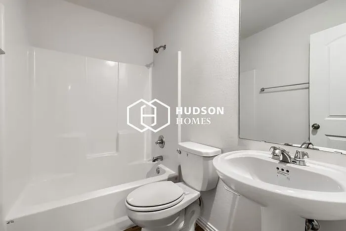 1609 Polk St — Photo 11