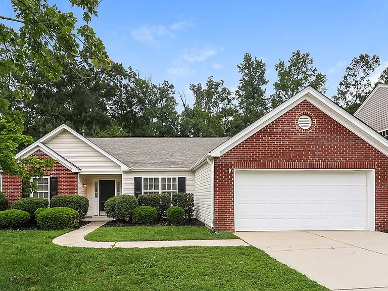 2111 Hunters Trail Dr — Photo 1