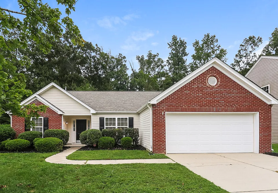 2111 Hunters Trail Dr