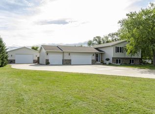 5566 Eisenhower Dr SE, Rochester, MN 55904