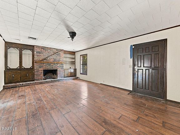 4th image of 127 W Lester St