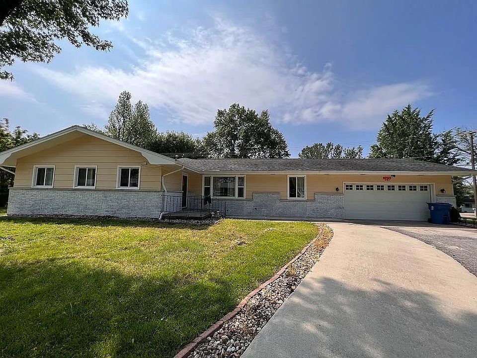 1st image of 301 Lakeshore Dr Unit 1