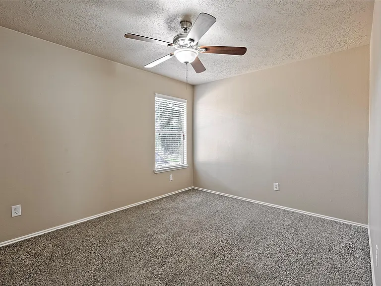 2627 Autumn Springs Ln — Photo 18