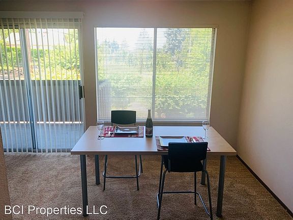 4th image of 5823 N 33rd St #6