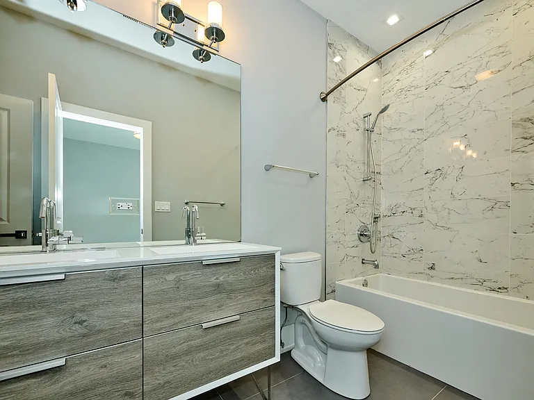 1752 W 18th Pl #1S — Photo 14