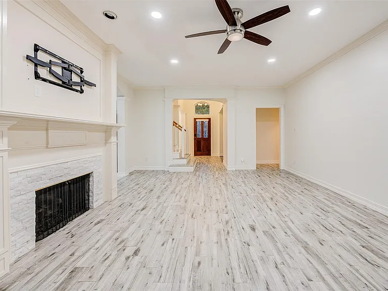 2027 Westshore Dr — Photo 17