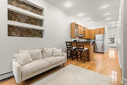 805 Park Ave Photo 1