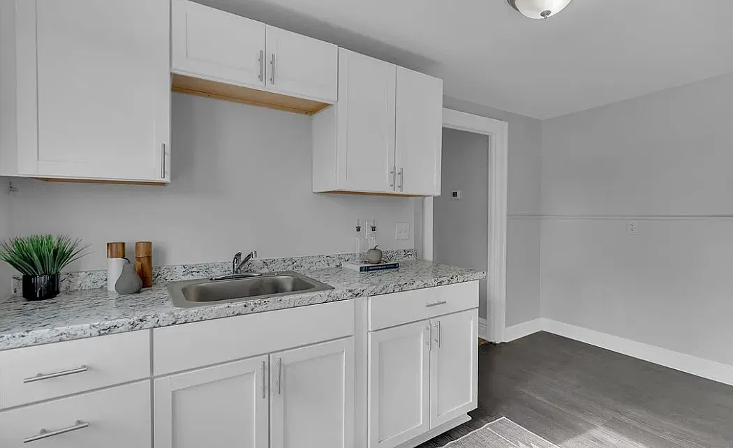 2 bed, 842 sqft, $1,200 — Photo 4