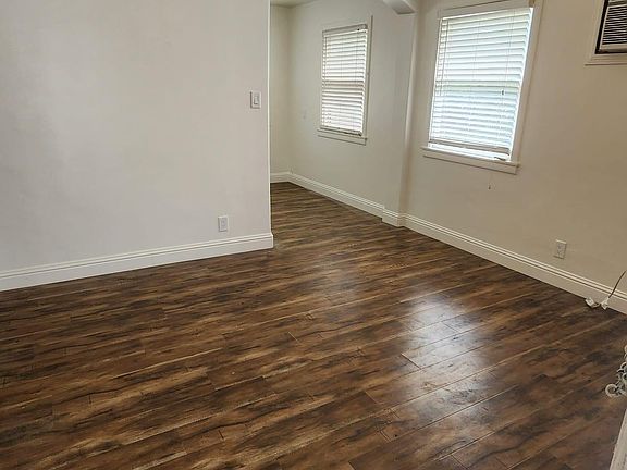 5th image of 2121 10th St APT 4