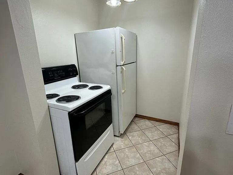 118-118.5 E Edwards St — Photo 10