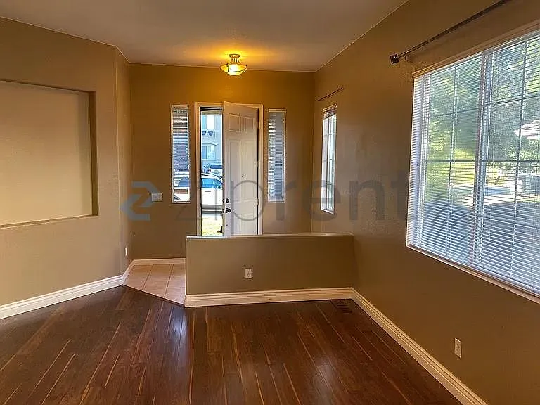 4591 Mount Bachelor Dr — Photo 8