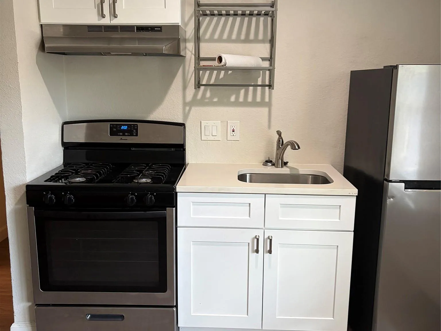 Studio, 1.0 bath, 2590 sqft, $875 — Photo 1