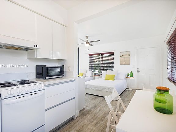 3rd image of 471 NE 37th St #1