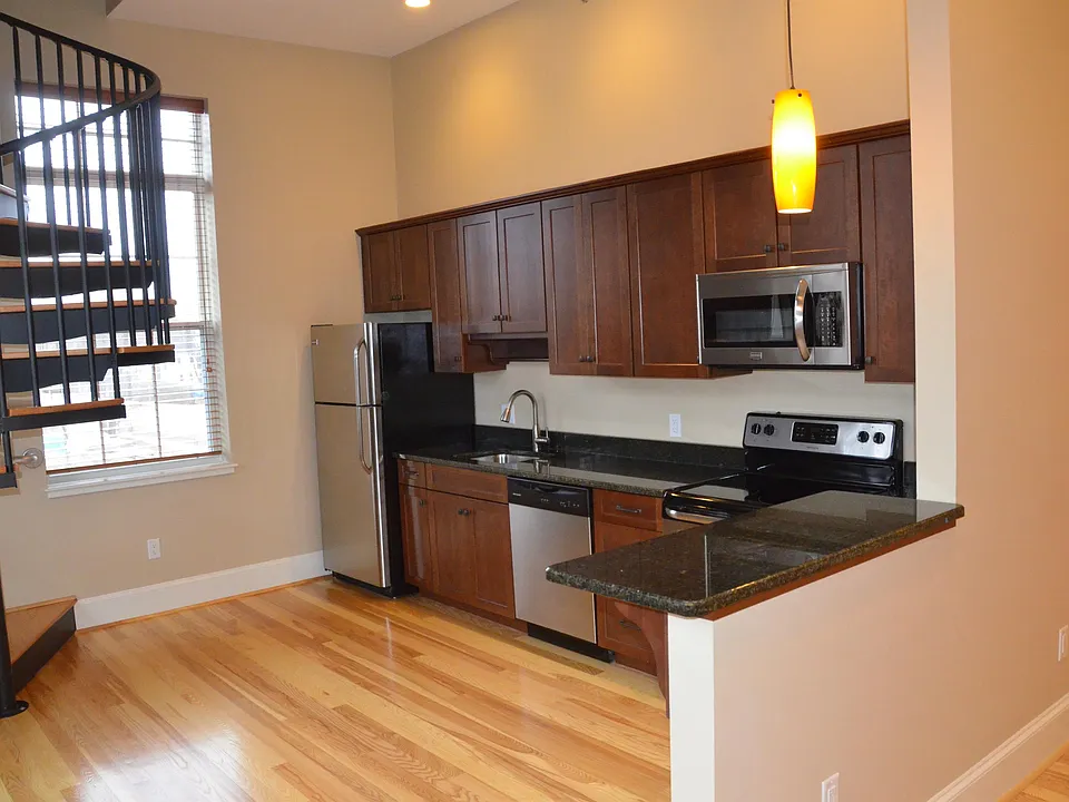 51 Allen 303 Breakfast Bar and Kitchen
