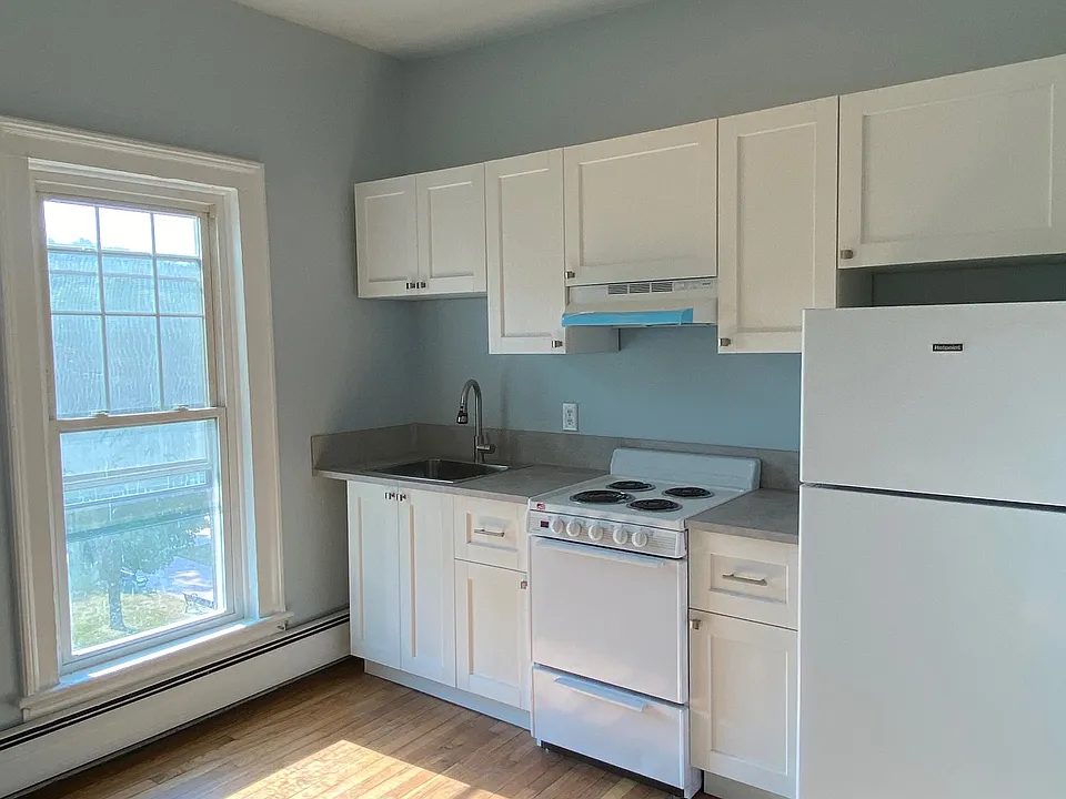 58 Main St #3D