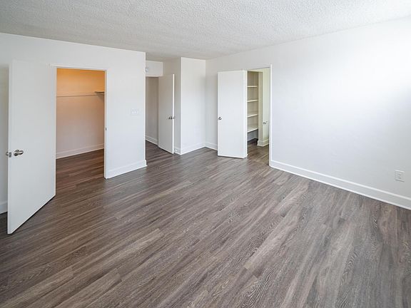 5th image of 4710 Jewell St