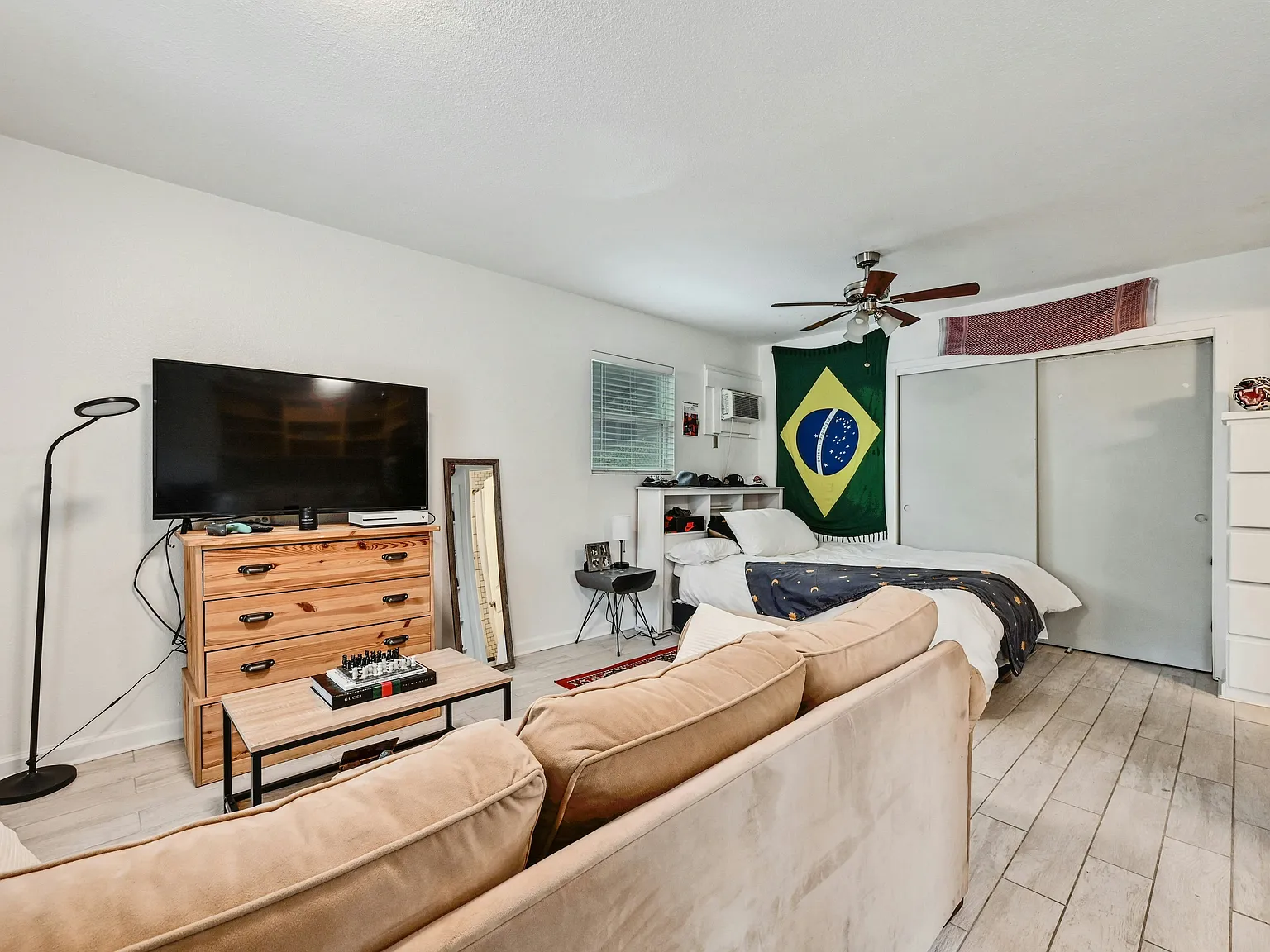 Studio, 400 sqft, $1,300 — Photo 4