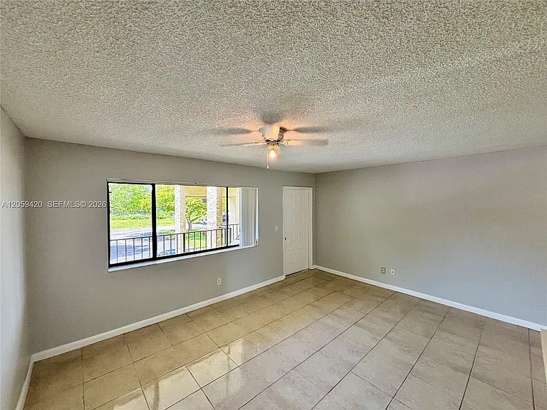 1822 Meadows Cir W #1822 — Photo 7