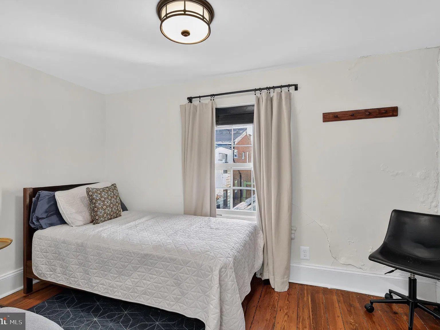 3 bed, 2.0 bath, 1560 sqft, $3,195 — Photo 4